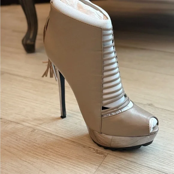 Elegant Beige High Heel Peep Toe Mirror Platform Booties - Picture 2 of 11